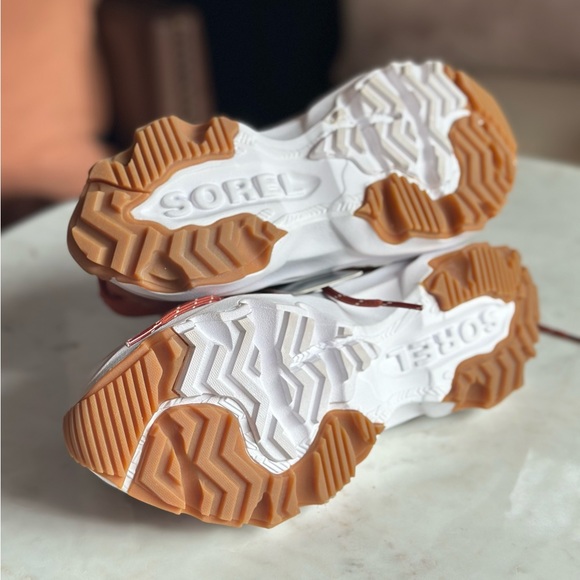 NWT Sorel Women's Kinetic Breakthru Caribou Waterproof Boot - Picture 9 of 9